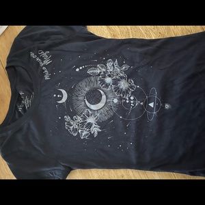 Graphic tee size small worn a few times good condition